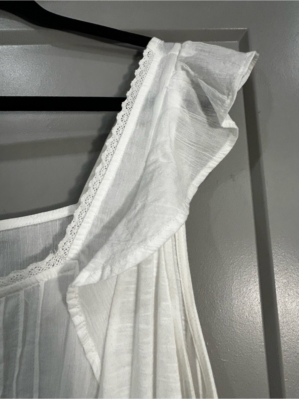 Maurices | Ruffle-Trim Button Front Sleeveless Top | Women’s | White | 1X - Picture 4 of 11